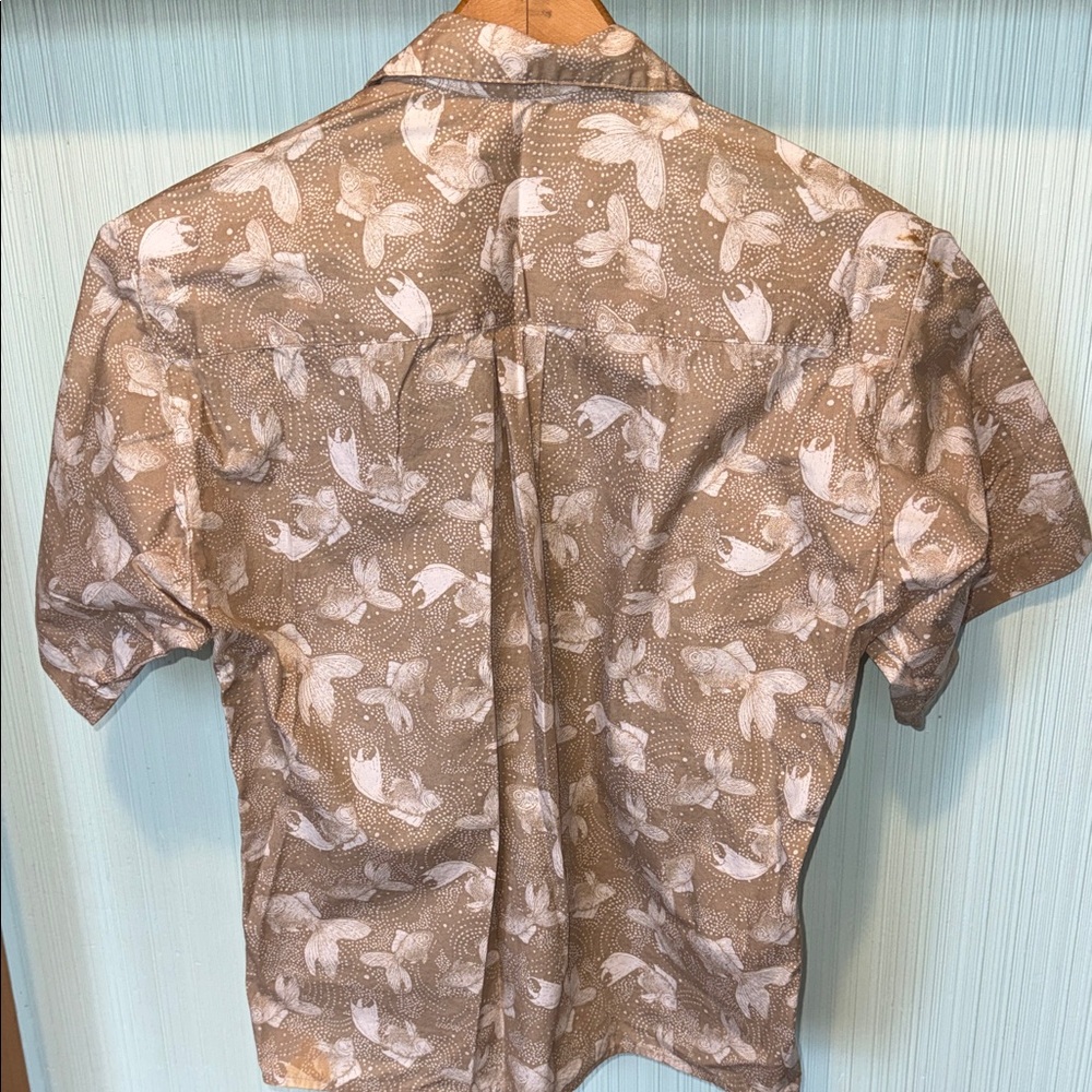 Vintage 80s 90s Ruff Hewn Tan & White GoldFish Koi Art Pattern Button Up Shirt - Picture 7 of 16